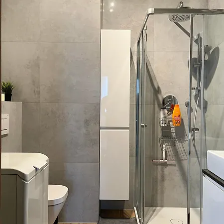 207 Apartment, Garden Gates דירה *