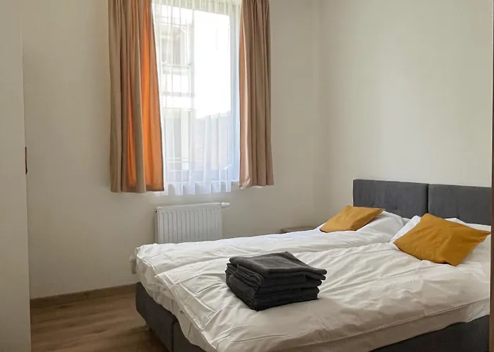 Апартаменты 207 Apartment, Garden Gates